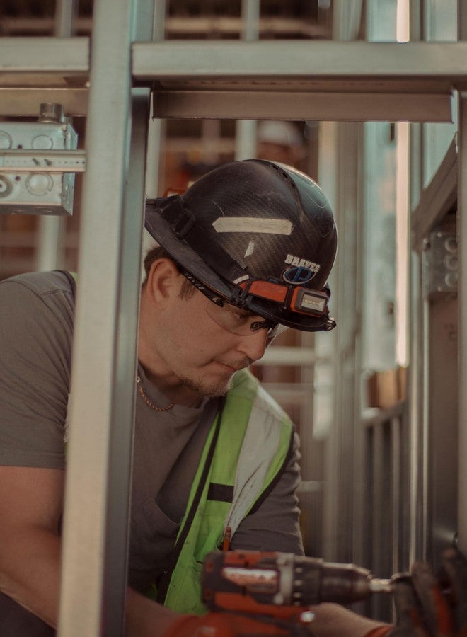 Edge DZ113-G2 Zorge G2 Wrap-Around Safety Glasses, Anti-Scratch, Non-Slip, UV 400, Military Grade, ANSI/ISEA & MCEPS Compliant, 5.04" Wide, Black Frame/Light Blue Lens - Image 4