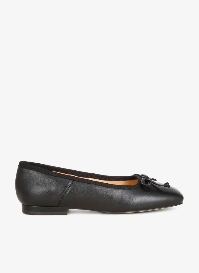 Square-Toe Bow Ballerinas in Black