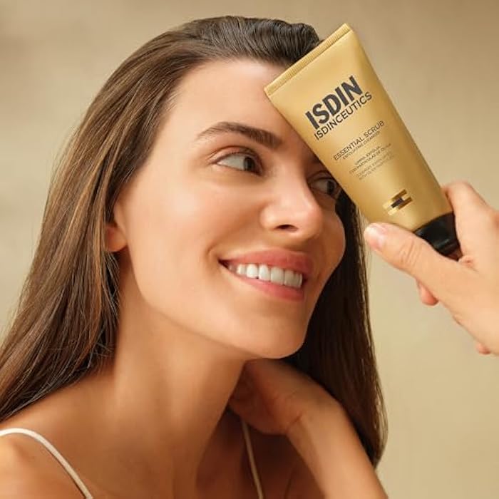 ISDIN Essential Scrub, Daily Cleansing Gel with Gentle Exfoliating Particles, 100g - Image 2