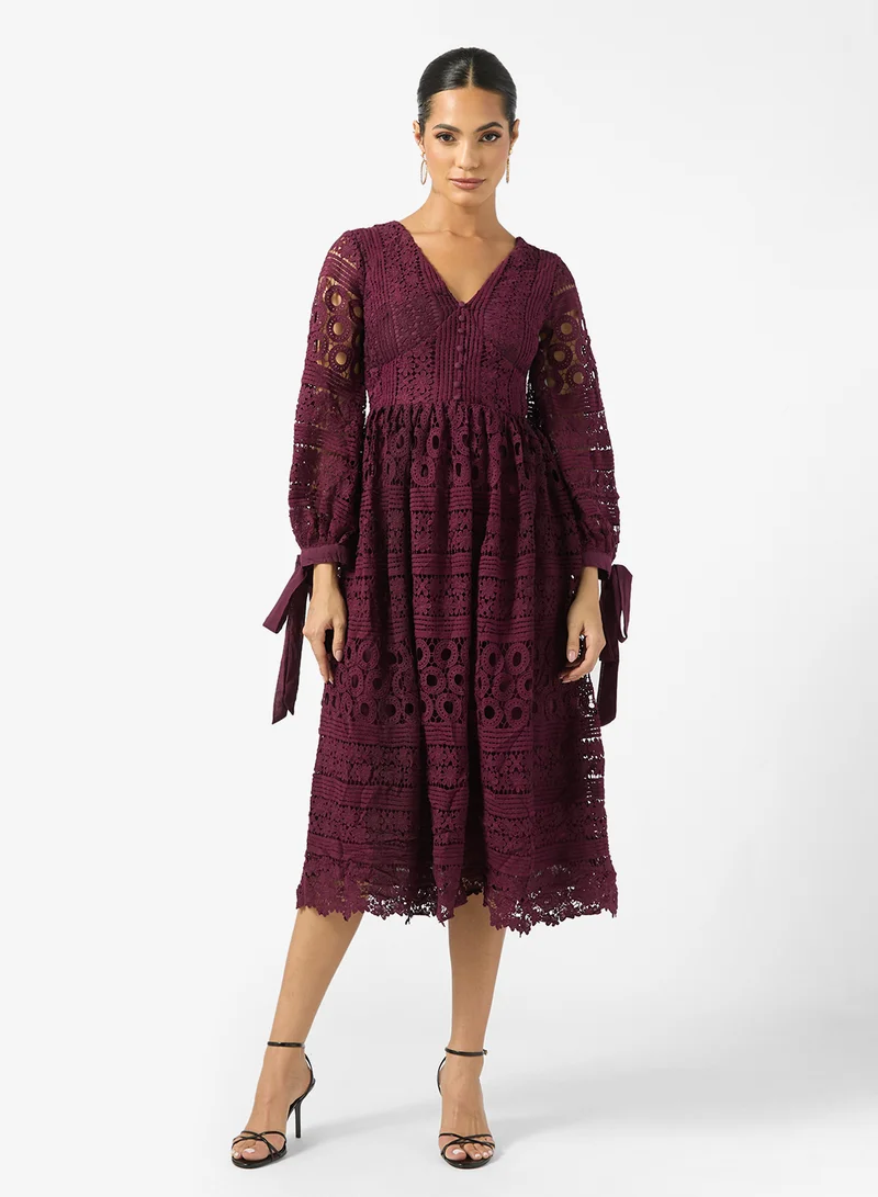 فروك اند فرل Lace Detail V-Neck Midi Dress