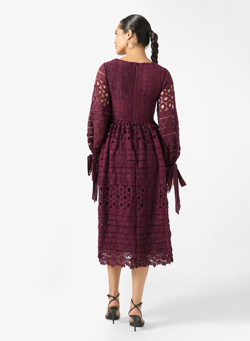Frock and Frill Lace Detail V-Neck Midi Dress - Image 2