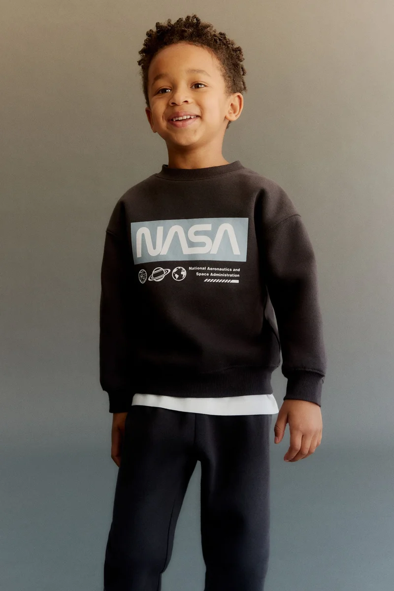 H&M 2-piece sweatshirt and joggers set