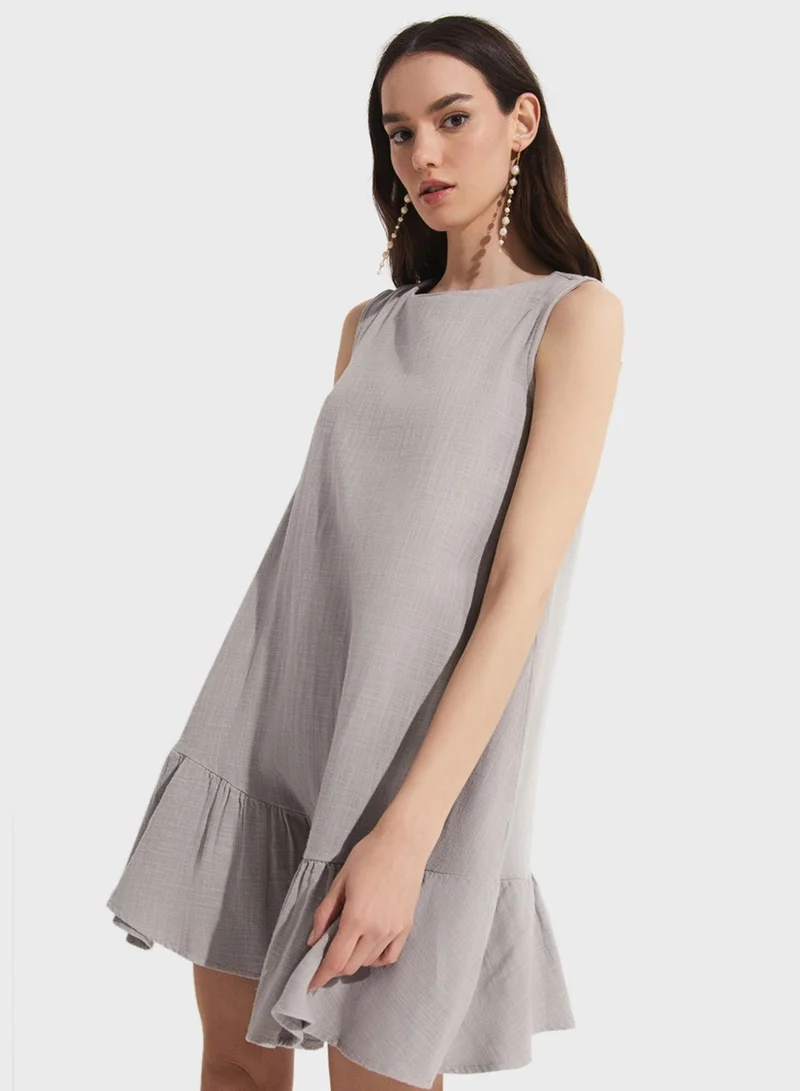 JUNE Ruffled Sleeveless Dress