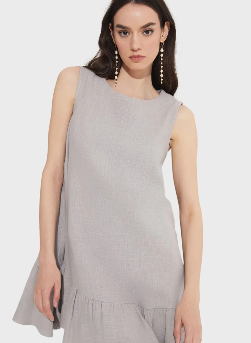 JUNE Ruffled Sleeveless Dress