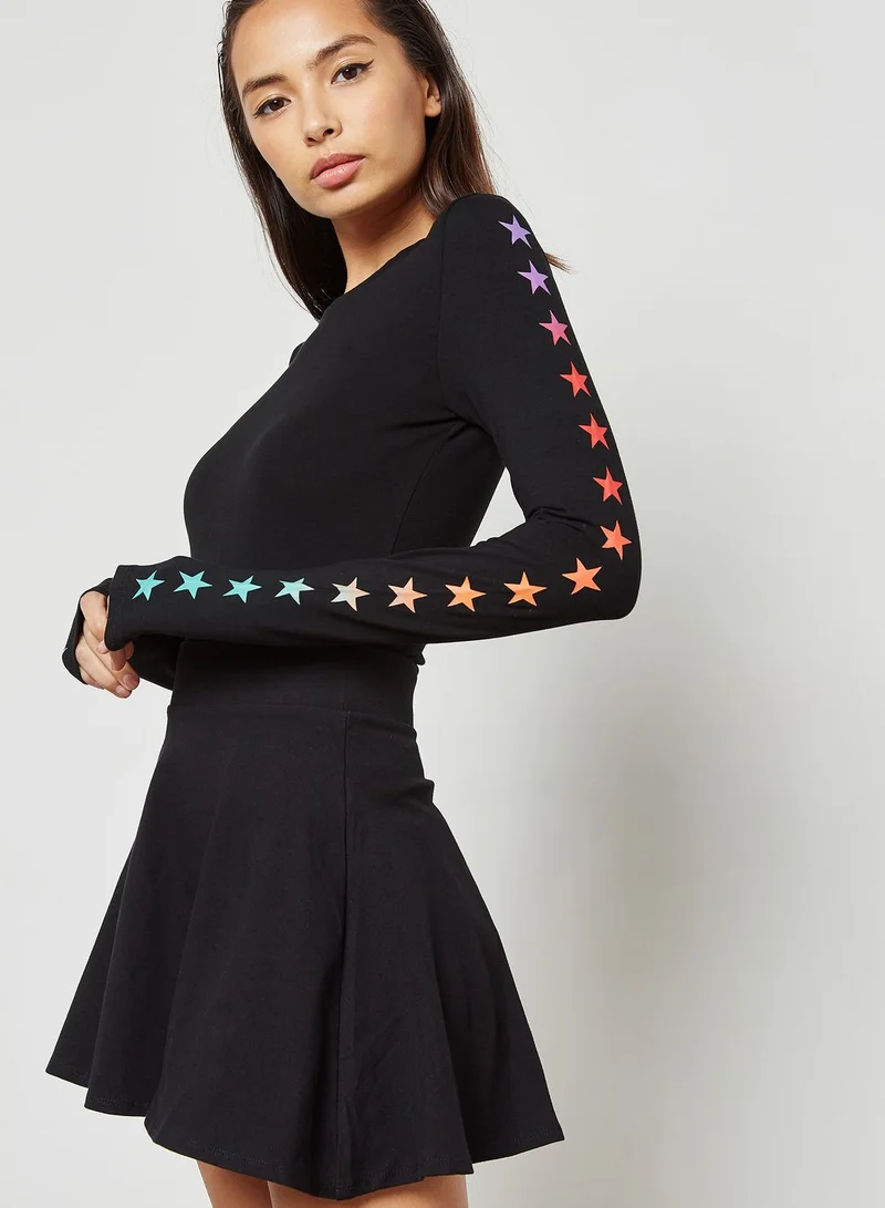 FOREVER 21 Star Print Sleeve Body