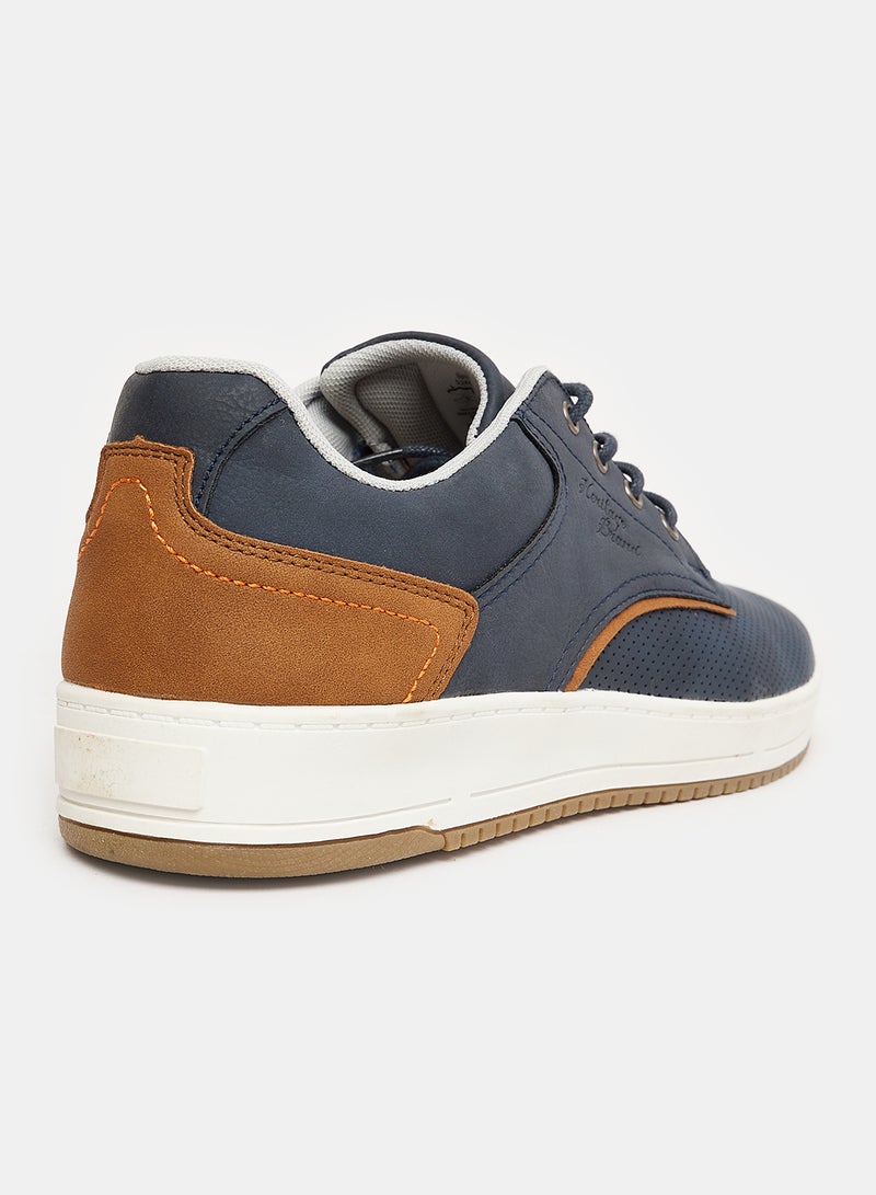 Low Top Sneaker