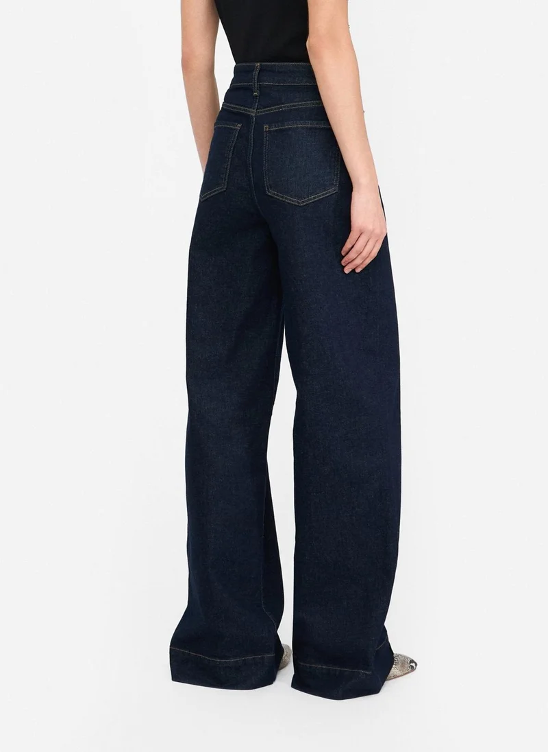 ليو جو جينز قطني بقصّة واسعة عند الحواف