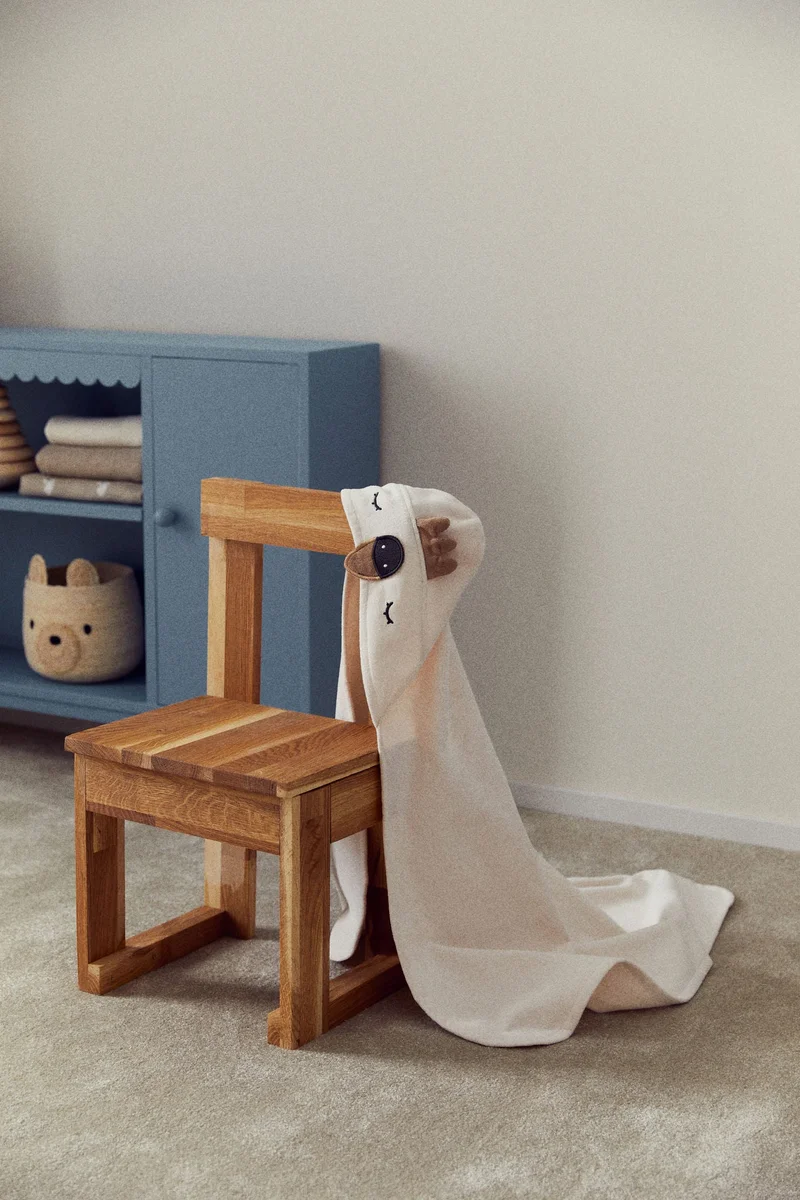 اتش اند ام منشفة حمام بقبعة