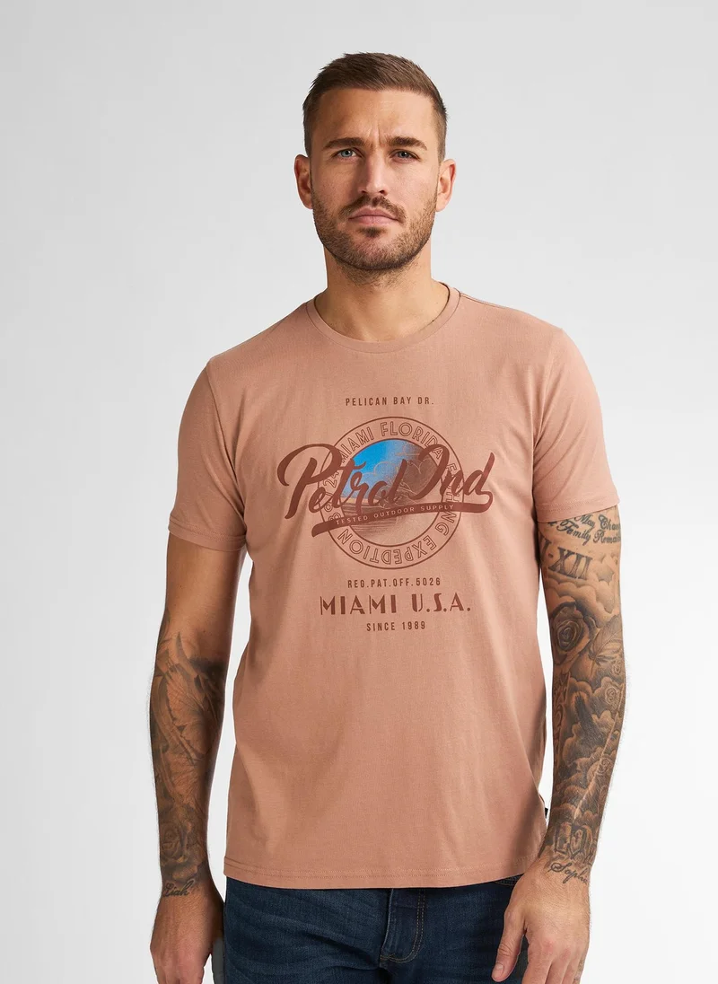 بترول اندستريز تيشيرت رجالي كلاسيك بطبعة