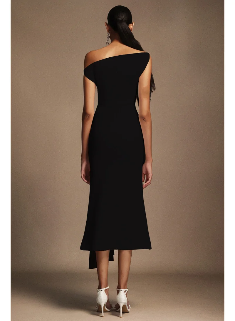 Bella Barnett Juny Oblique Shoulder Sleeveless Folds Midi Dress