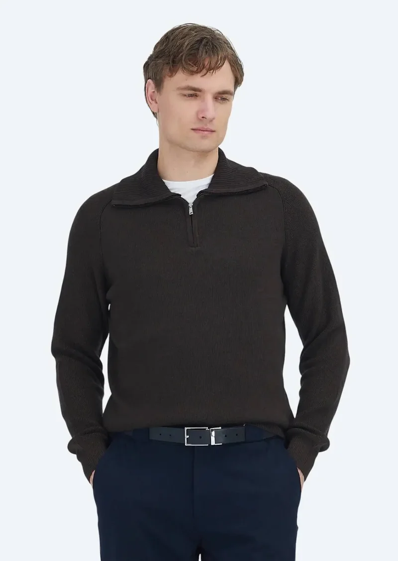 رامسي سويت شيرت بني اللون من الصوف المحبوك