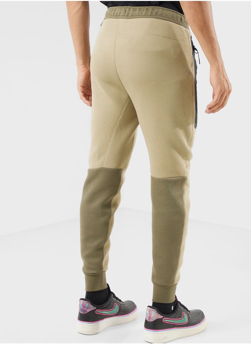 Nike - Tech Fleece Jogger - Image 1