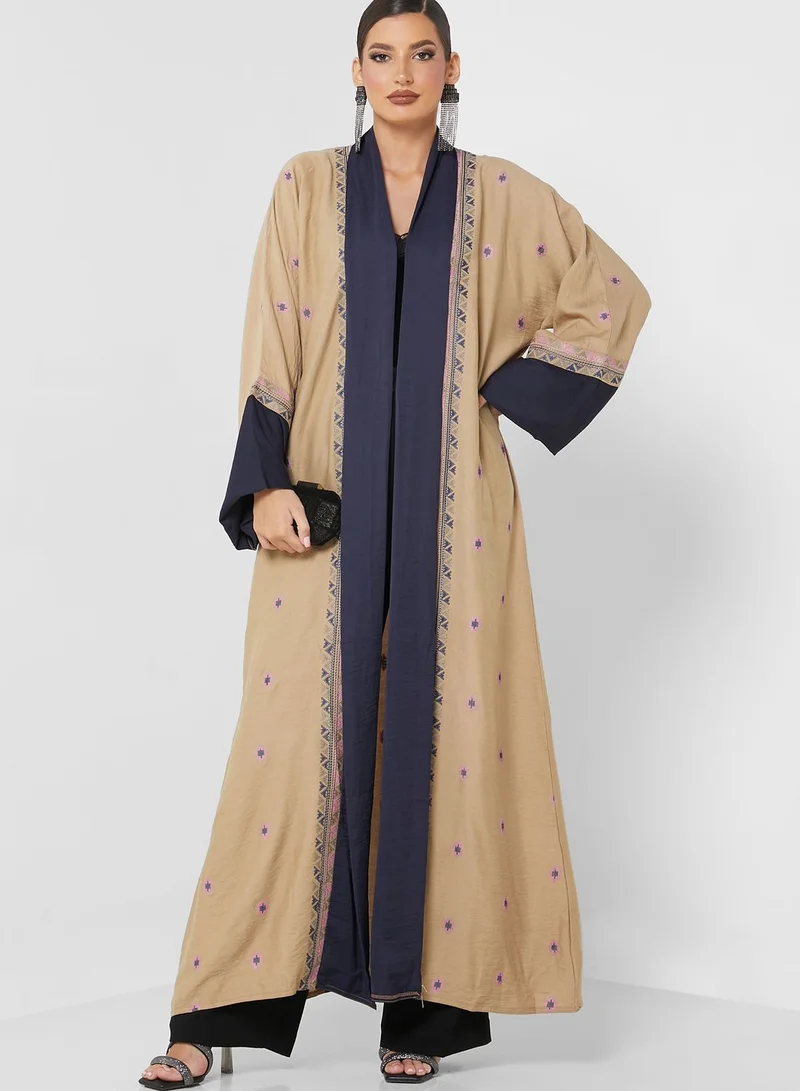 hayas closet Embroidery Detail Abaya