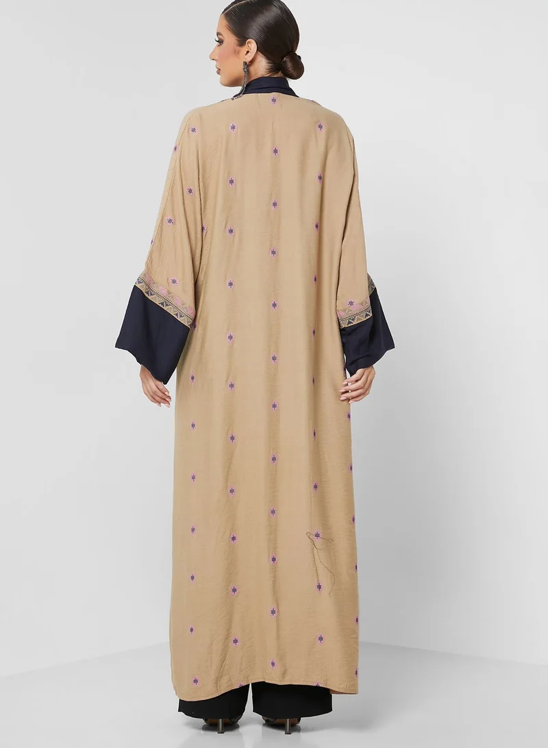 hayas closet Embroidery Detail Abaya