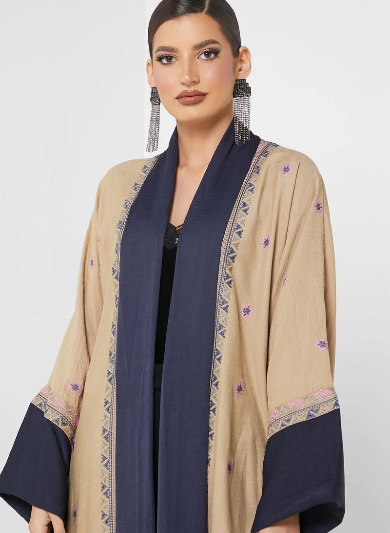 hayas closet Embroidery Detail Abaya