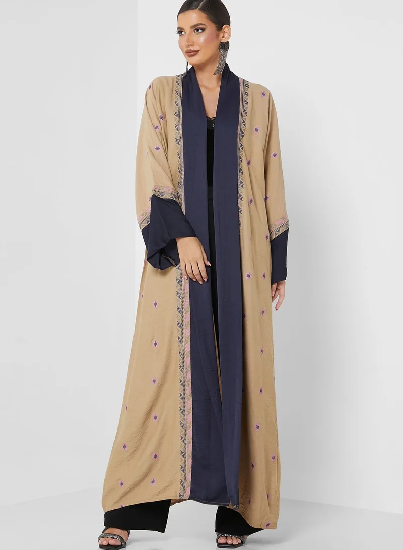 hayas closet Embroidery Detail Abaya