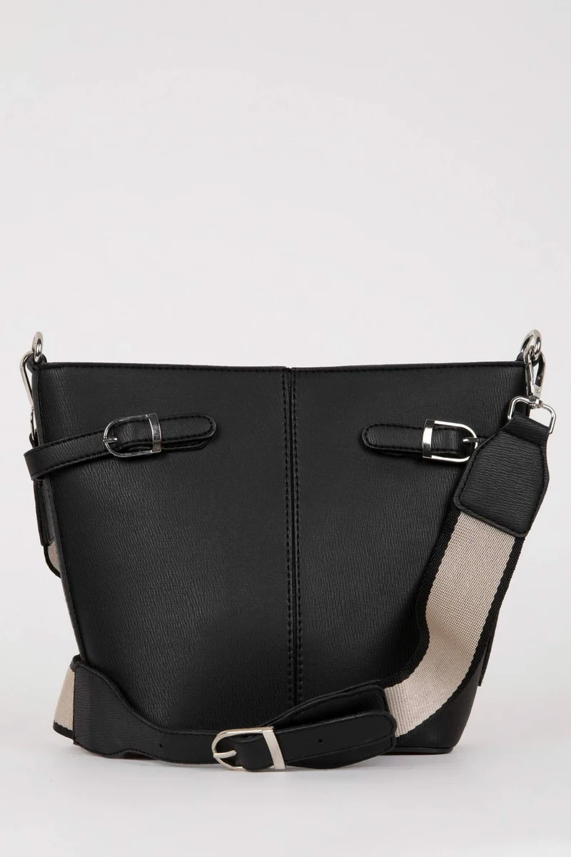 ديفاكتو Faux Leather Crossbody Bag