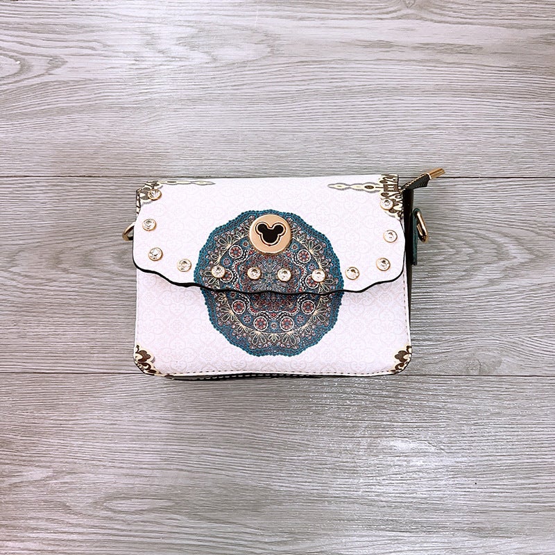 2021 New Style Lock Ethnic Style Horizontal Crossbody Mobile Phone Bag Zipper Women'S Bag Shaping Retro Bag For Women - Image 1