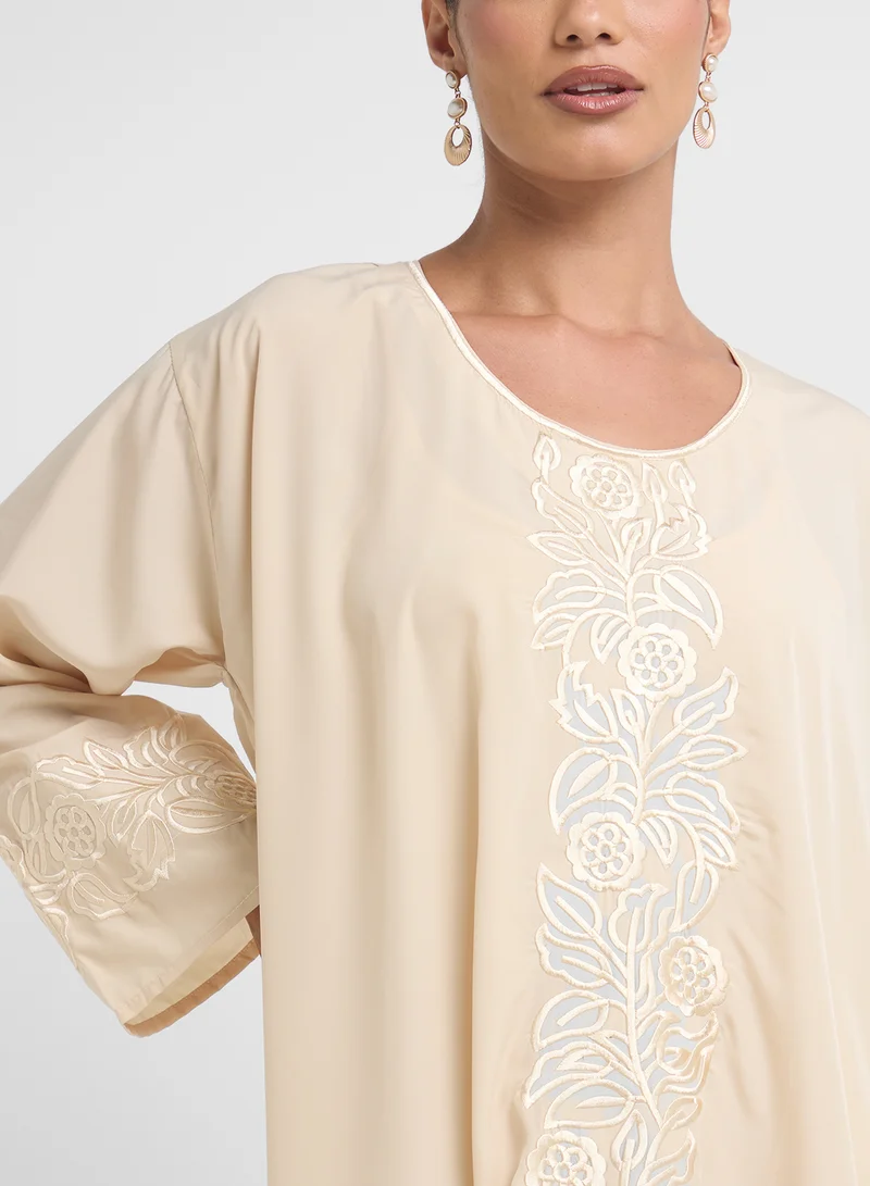 Khizana Embroidered Detail Jalabiya