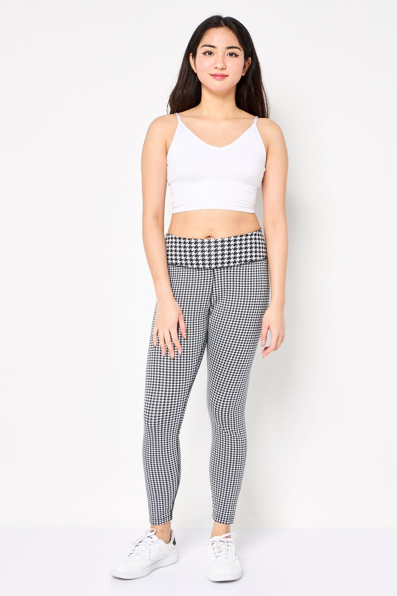 Nike Women Sportswear Fit Training 7/8 Length Leggings, Multicolor - Image 2