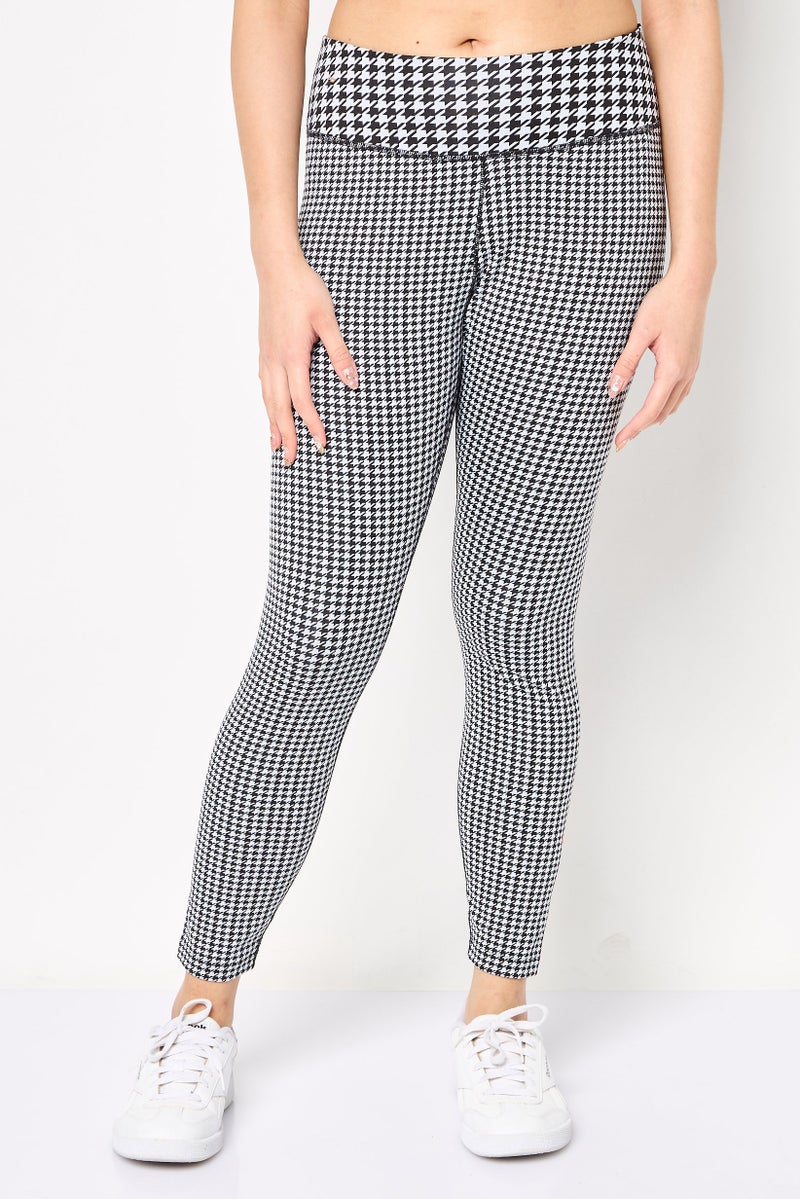 Nike Women Sportswear Fit Training 7/8 Length Leggings, Multicolor - Image 1