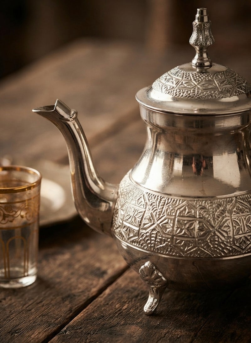 Shallow ابريق شاي مغربي تصميم نقش الزهور مادة نحاس - 875مل - Image 2