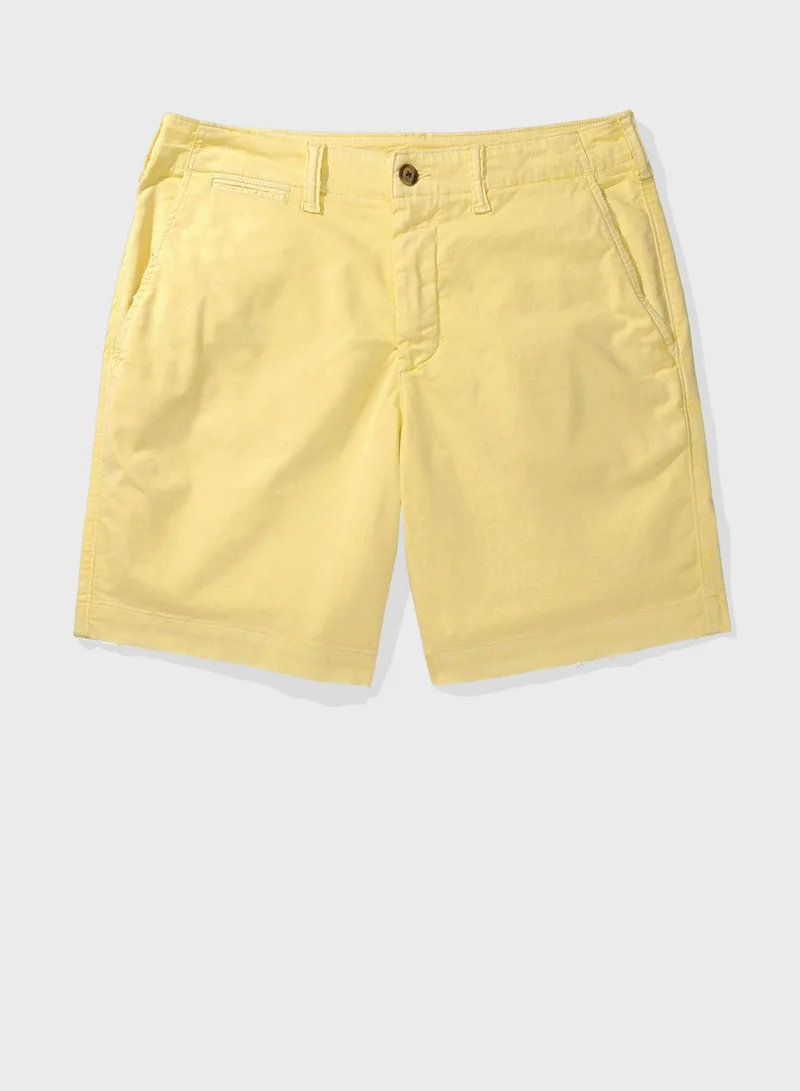 امريكان ايجل lived in cargo shorts