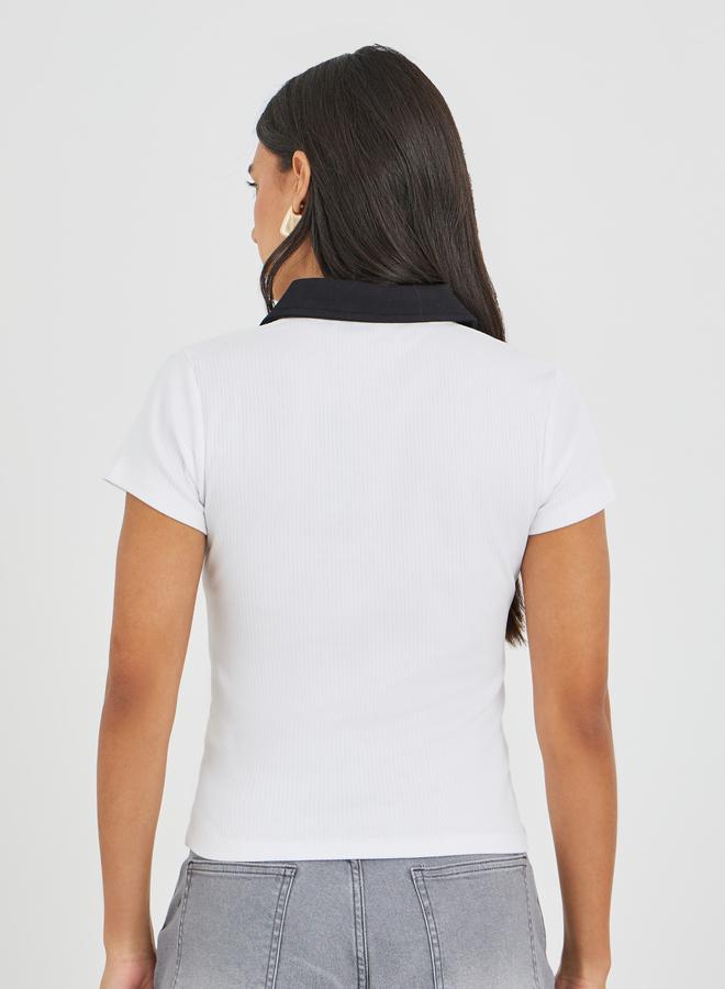 Styli Styli Wide Ribbed Contrast Badge Detail Cropped Polo T-Shirt - Image 4
