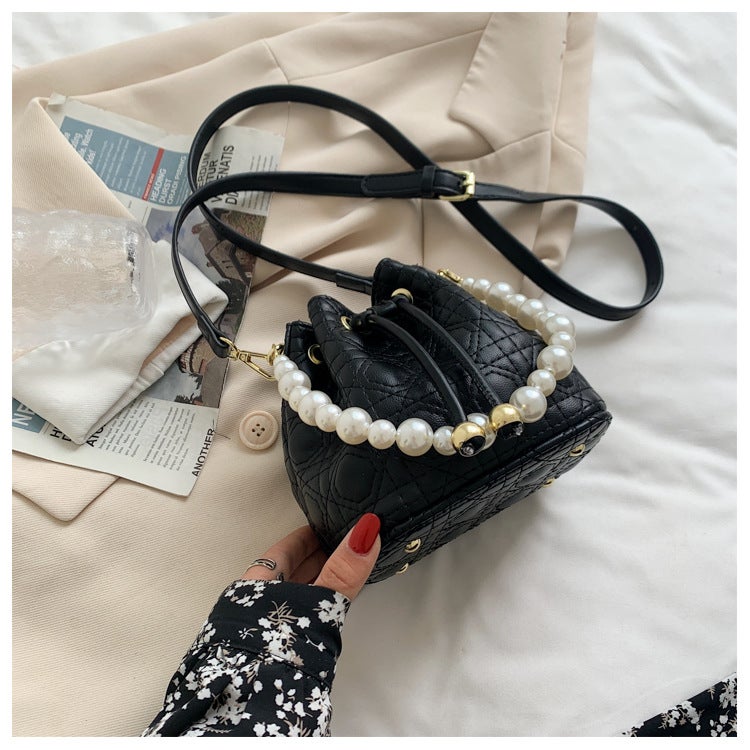 Niche Design Small Bag For Women Summer Trendy Texture Pearl Handheld Crossbody Bag High-End Texture Bucket Bag - Image 1