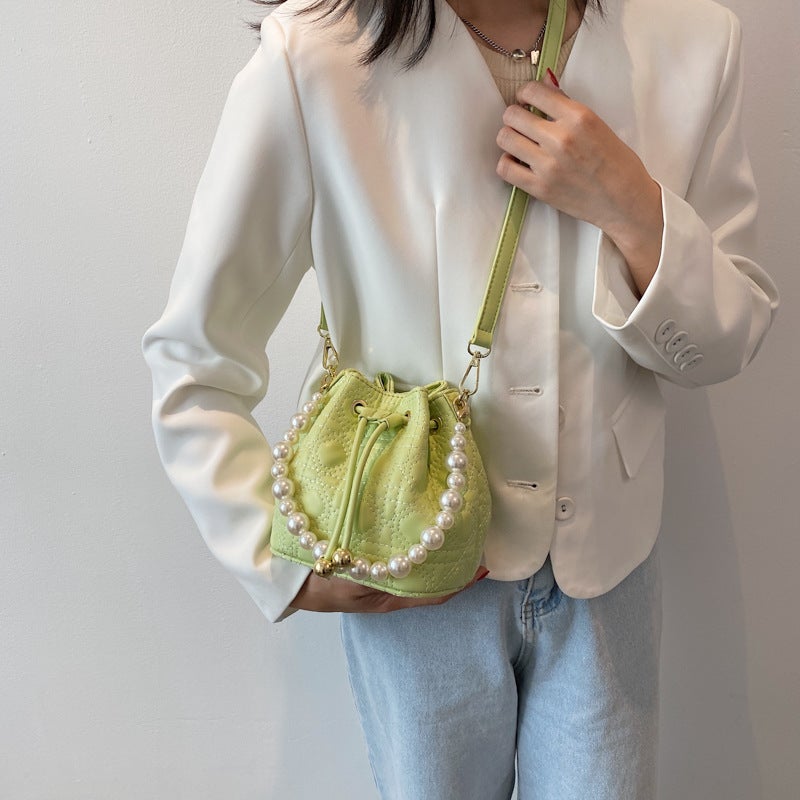 Niche Design Small Bag For Women Summer Trendy Texture Pearl Handheld Crossbody Bag High-End Texture Bucket Bag - Image 4