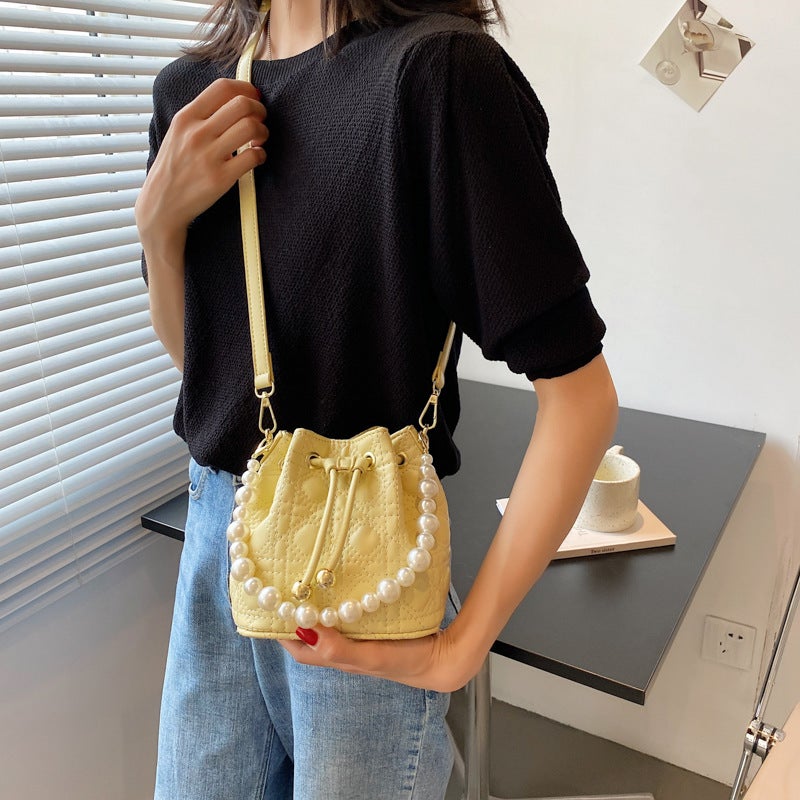 Niche Design Small Bag For Women Summer Trendy Texture Pearl Handheld Crossbody Bag High-End Texture Bucket Bag - Image 3