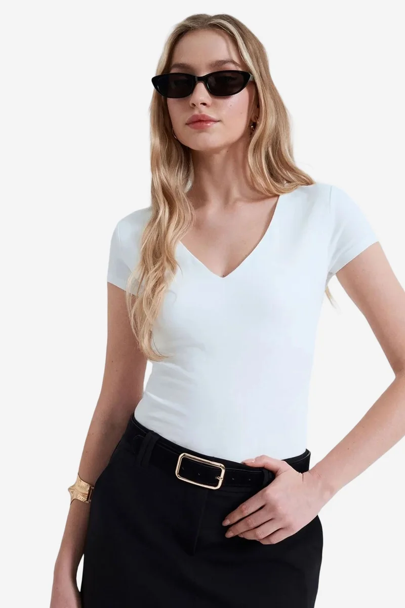 DILVIN Slim Fit V-Neck Knit Blouse