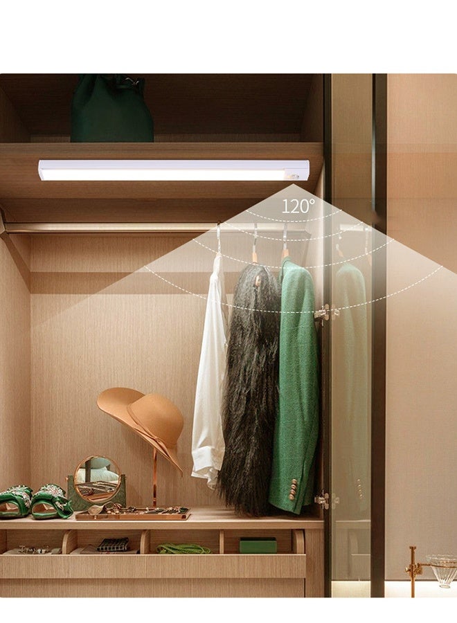 ضوء استشعار - ضوء LED - ضوء لاسلكي أسفل الخزانة - أبيض، دافئ، ضوء طبيعي - مستشعر جسم الإنسان - تركيب مغناطيسي - ضوء ليلي قابل لإعادة الشحن للمطبخ، والسلالم، وغرفة النوم، والدرج (30 سم) - Image 3