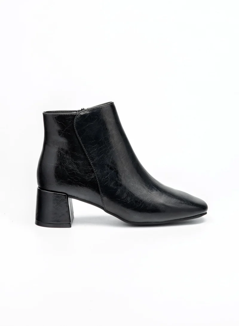 باتا حذاء بوت كلاسيكي للاستخدام اليومي