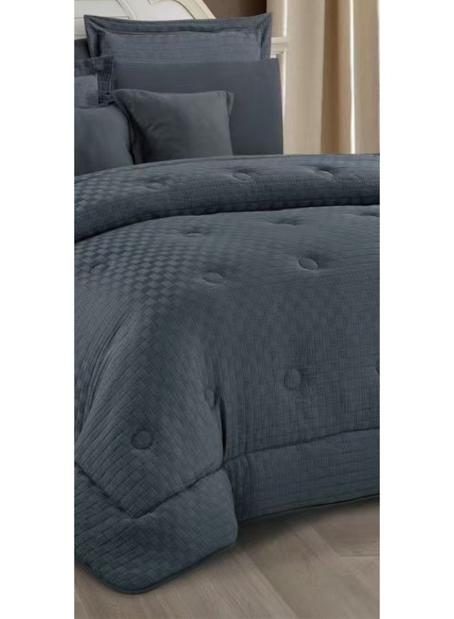 لوفيرا طقم مفرش نفرين ملكي لحاف قماش متين وناعم ونقشة عصرية 8 قطع مقاس 240*260 سم - Image 3