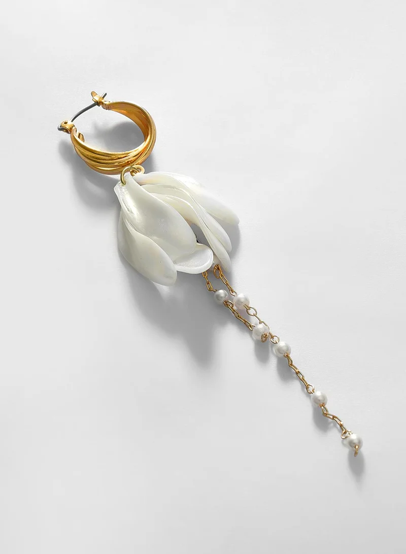 SOHI White Contemporary Artificial Hoop Earring Jewellery