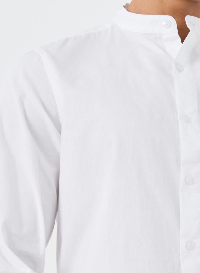 Styli Styli Solid Mandarin Collar Regular Fit Poplin Shirt  - Image 3