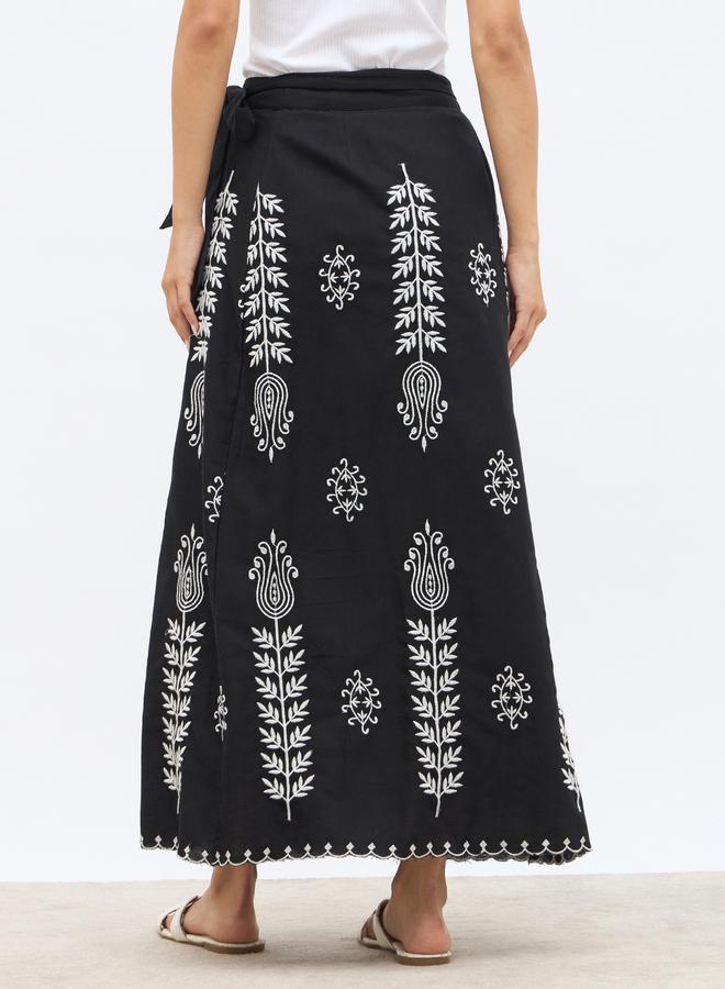 ستايلي تنورة ماكسي مستقيمة مطرزة بتفاصيل ربط - Image 5