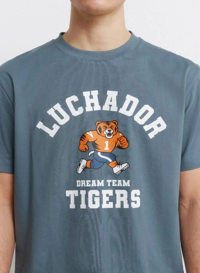 Springfield  Cotton loose fit short sleeve ribbed round neck chest print T-shirt for Men | Best Price UAE