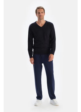 dagi Anthracite Men's Cashmere Blend V-Neck Sweater  - Image 4