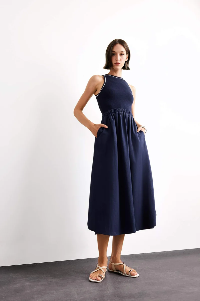 ديفاكتو A Cut Cotton Sleeveless Midi Dress