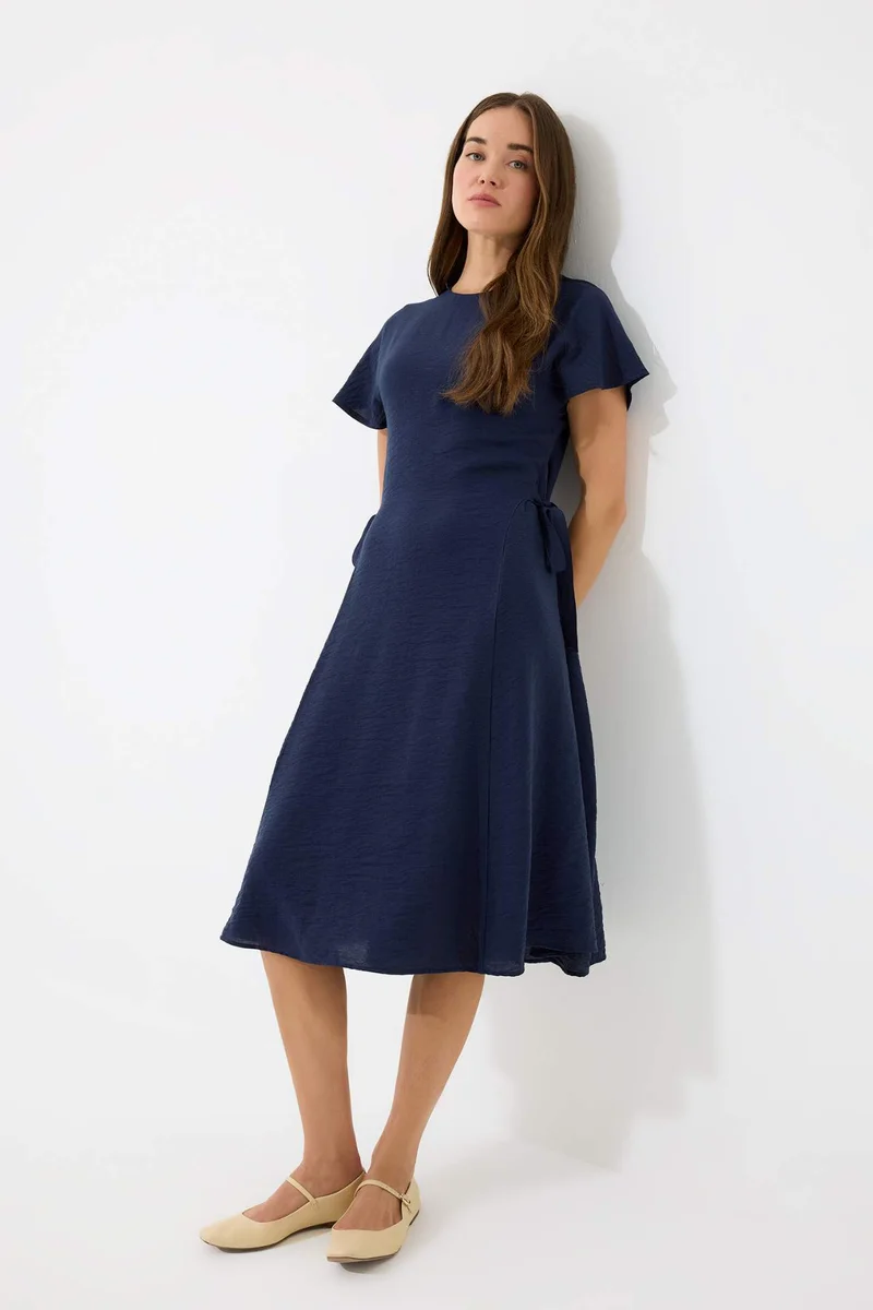 ديفاكتو Crew Neck Bat Sleeve Basic Midi Dress