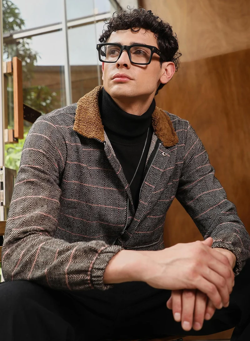 Campus Sutra Men's Midnight Black & Cream White Chevron-Jacquard Sherpa-Lined  Jacket | Point Collar  , Cuffed Sleeves , Zipper  Closure , Straight Hem | Stripes Jacquard For Casual & Daily Wear