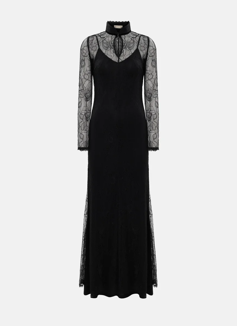 ليتشي فستان ماكسي من الدانتيل الملائم مع ياقة عالية
