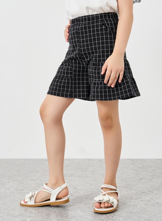 ستايلي طقم بلوزة مطرزة بأكمام ستايلي وشورت كاروهات - Image 5