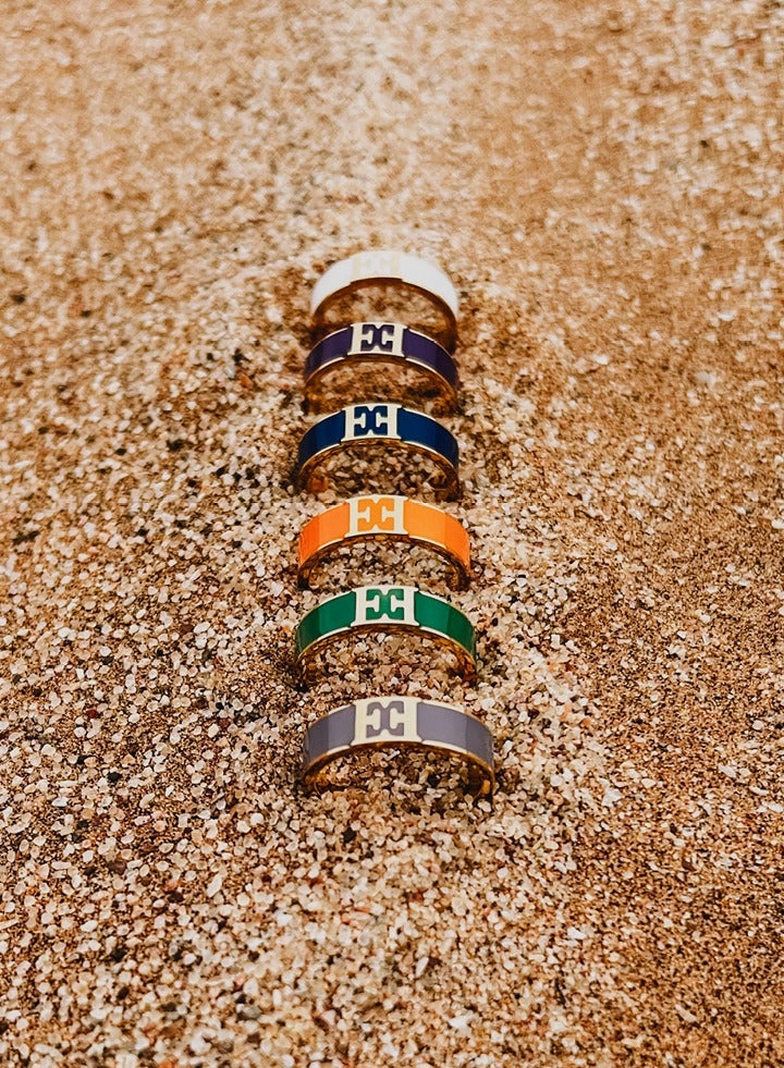 إسكادا خاتم سكارليت مطلي بالذهب مع شعار مقصوص وتفاصيل مينا برتقالي - Image 3