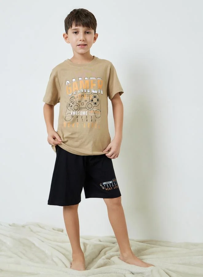 Styli Boys Beige Graphic print T-Shirt and Black Pocket Details Shorts Pyjama Set