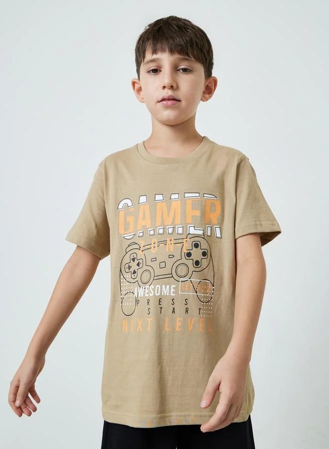 Styli Boys Beige Graphic print T-Shirt and Black Pocket Details Shorts Pyjama Set