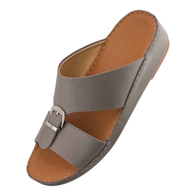 إيت صندل عربي يدوي الصنع للرجال من AET | شبشب رجالي خارجي | شبشب مفتوح من الأمام للاستخدام اليومي | جلد عربي أصلي ناعم مع ابزيم| تصميم عربي جديد| نعل داخلي بني| مريح وخفيف الوزن - Image 3