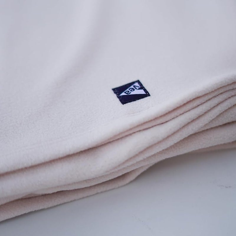VEA Travel Blanket – Ultra-Soft Lightweight Fleece Throw – 155 x 127 cm – Compact, Machine Washable Blanket for Airplane, Car, Office & Home – Ivory White - Image 3
